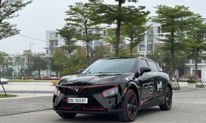 Reviewer mê tốc độ bị thuyết phục vì VinFast VF 7: “Nhanh, chắc, ngon hơn kỳ vọng”